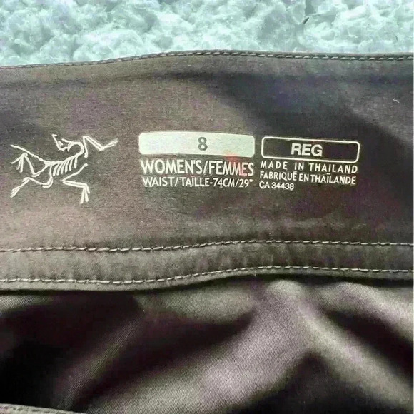 Arc'Teryx size 8 snap and zip  close shorts - Picture 4 of 15